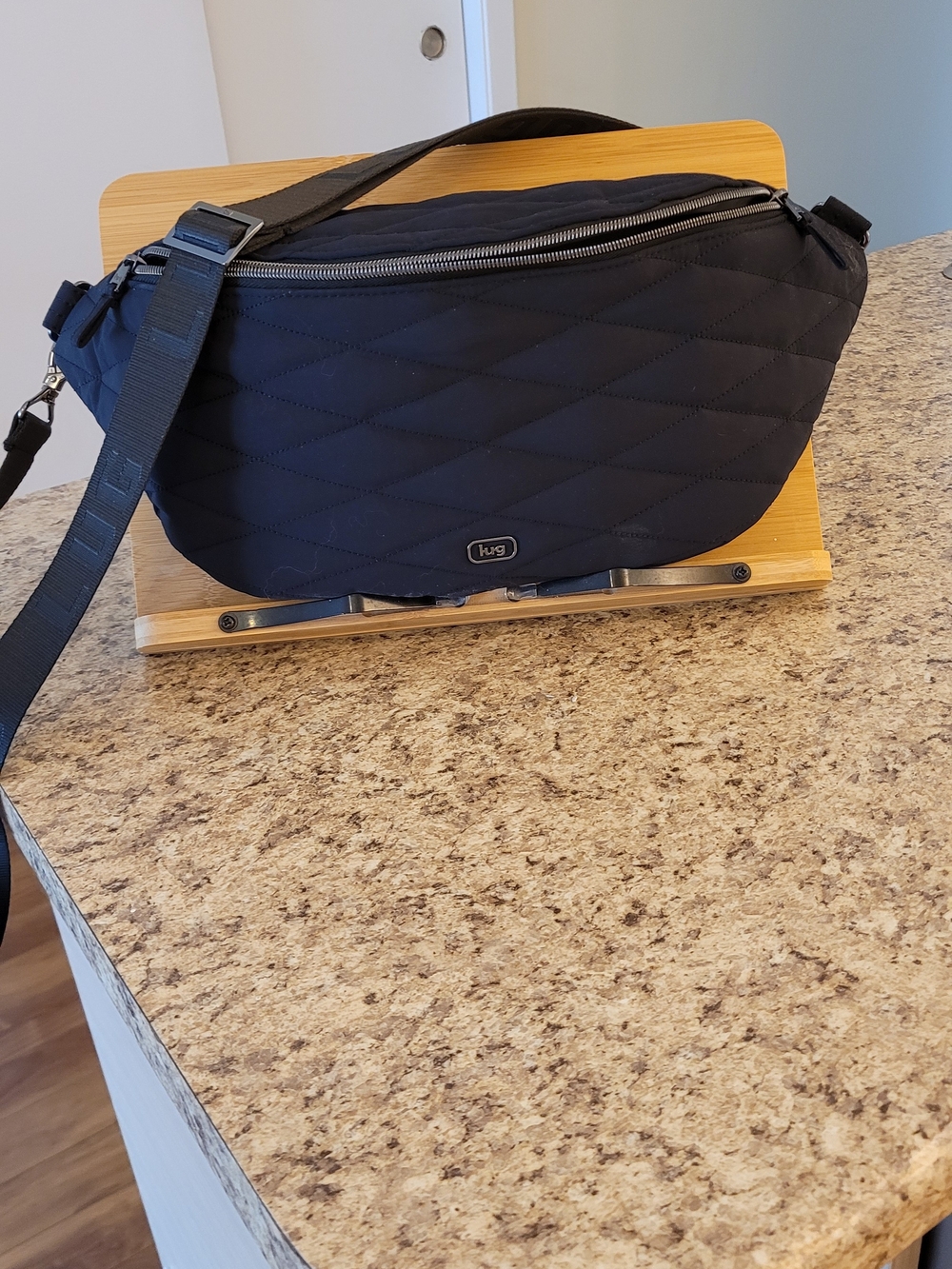 lug Quilted Crossbody Pouch - Black - Picture 3 of 4